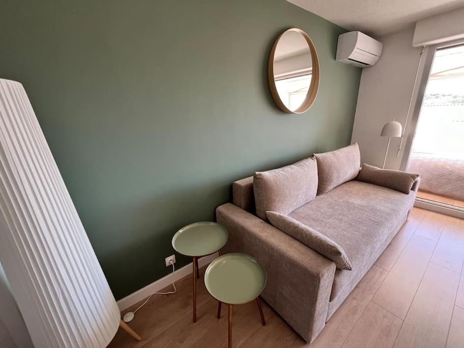 Studio Vue Mer Avec Piscine Et Terrain De Tennis Sausset-les-Pins Luaran gambar