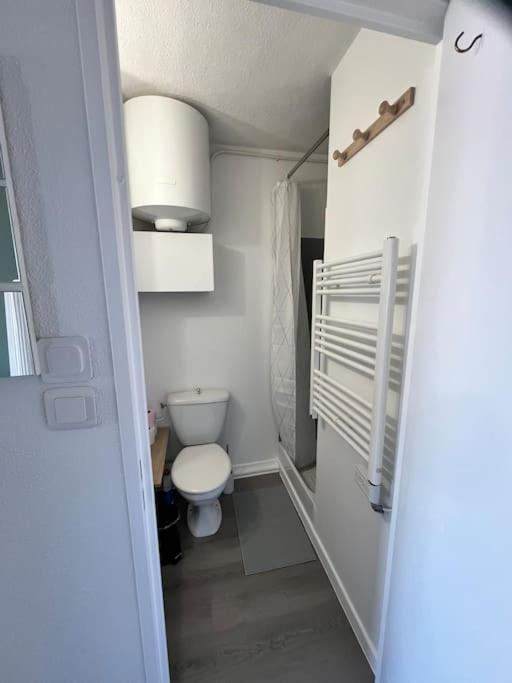 Studio Vue Mer Avec Piscine Et Terrain De Tennis Sausset-les-Pins Luaran gambar