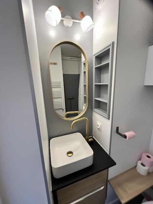 Studio Vue Mer Avec Piscine Et Terrain De Tennis Sausset-les-Pins Luaran gambar