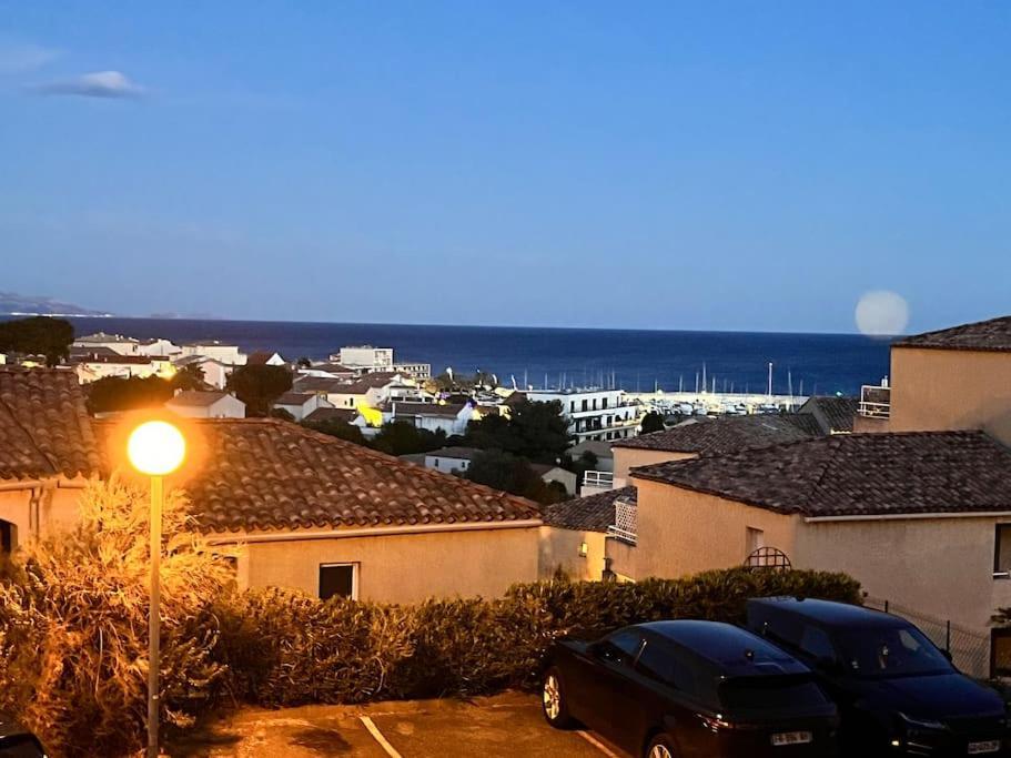 Studio Vue Mer Avec Piscine Et Terrain De Tennis Sausset-les-Pins Luaran gambar